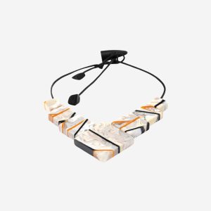 COLLAR MONOLITO